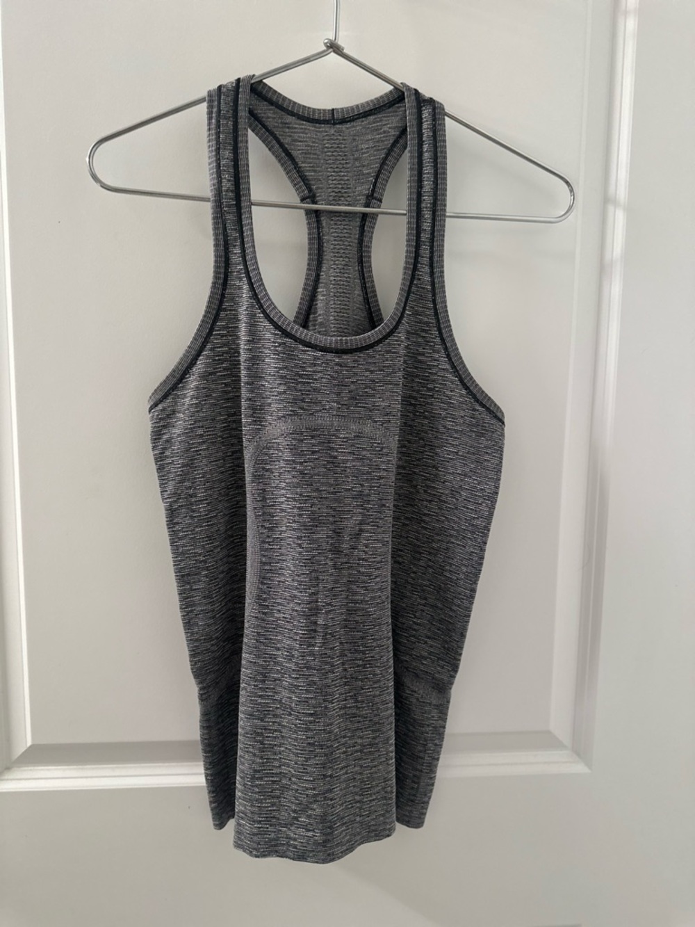 Lululemon Swiftly Tech Razerback Tank | Black‎ White | 6